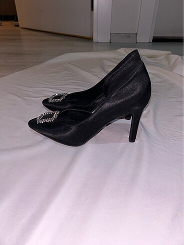 37 Beden Stiletto