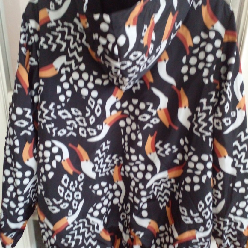 Tuvid 46 beden desenli kapşonlu yagmurluk - Görsel 2