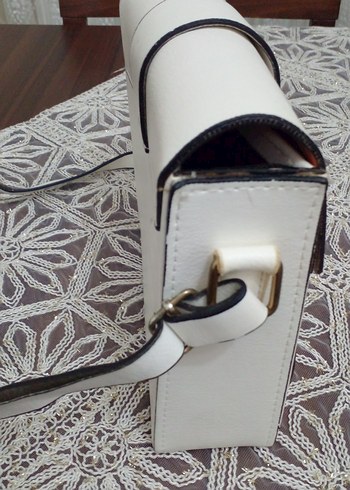 Marka tescilli beyaz askılı çanta - Görsel 4