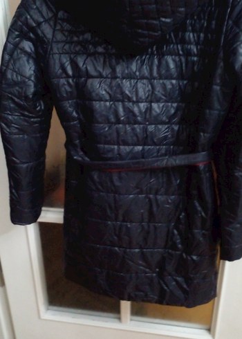 marka tescilli 40 beden siyah kapşonlu yagmurluk - Görsel 4