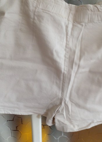 tMarka tescilli 38 beden bej renk şort - Görsel 2