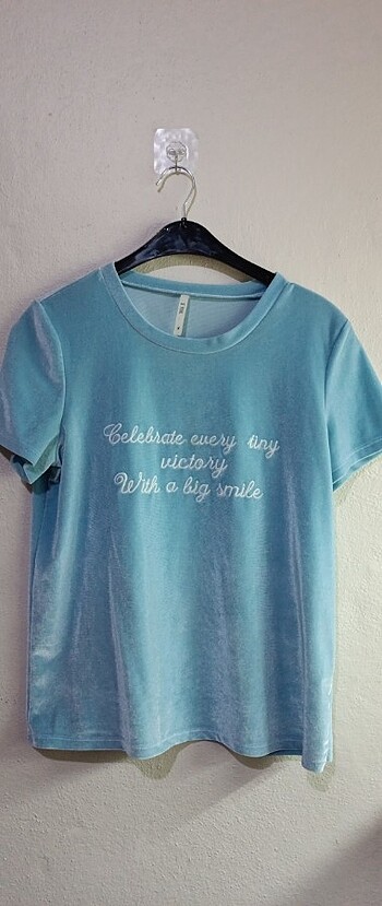 Mavi parlak t-shirt 