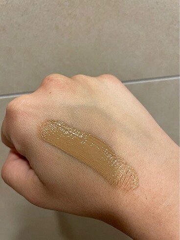 Beden Renk Guerlain Parure Gold Fondöten