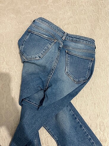 34 Beden mavi Renk Mango jean