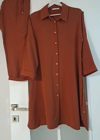 Düğmeli Uzun kiremit rengi Keten Tunik ve pantolon