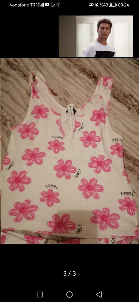 Çiçek Desenli Kolsuz Takım - Görsel 3