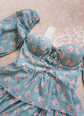 Zara Mavi çiçekli elbise 