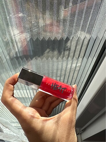 Beden Fenty lip gloss