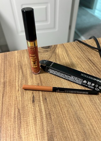 Avon Koyu Bej Dudak Kalemi
