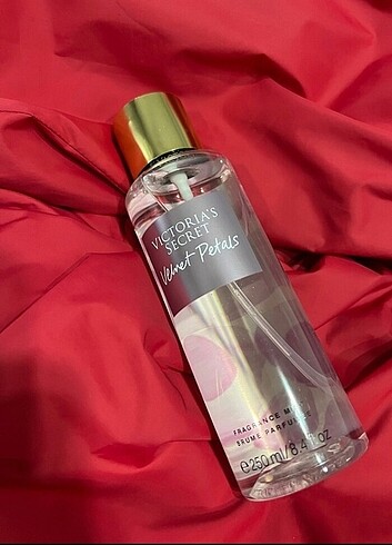 Victoria's secret velvet petals vücut spreyi 1 adet #parfüm #vü