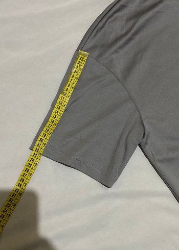 Gri Kısa Kollu Yüksek Yakalı erkek ve bayan kullanacağTişört - Görsel 4