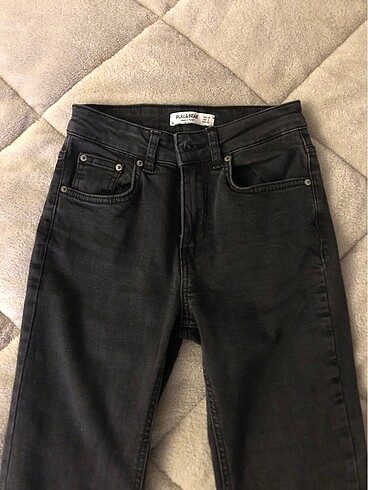 Pull and Bear İspanyol paça pantolon