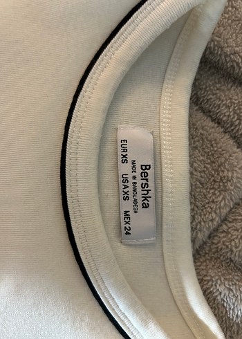 Bershka beyaz baskılı crop - Görsel 3