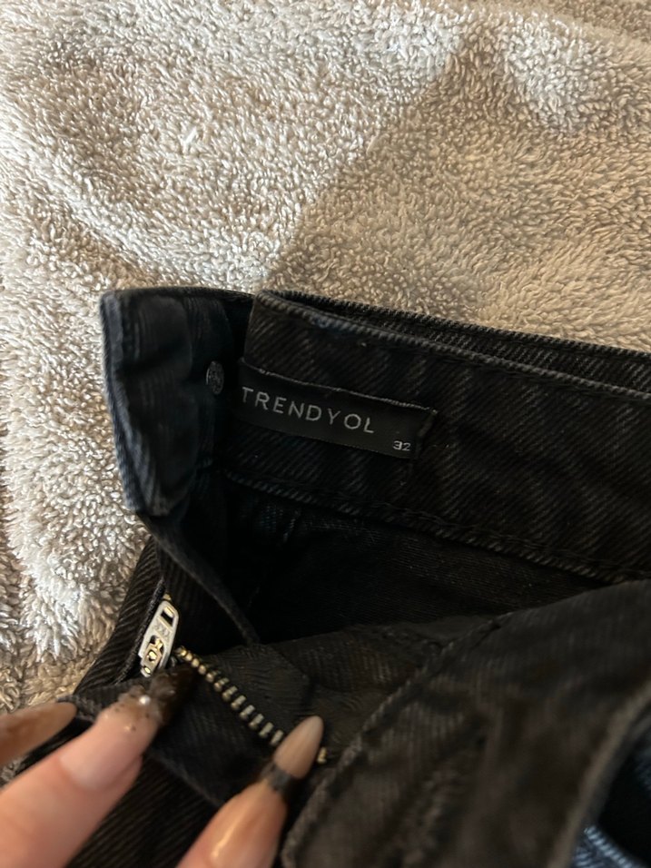 Siyah Kadın Mini Denim Şort - Görsel 3