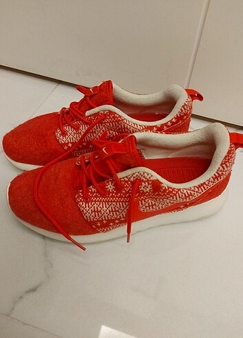 Nike spor ayakkabı 