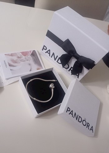 Pandora %100 orjinal bileklik.
