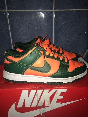 40 Beden dunk low miami hurricanes