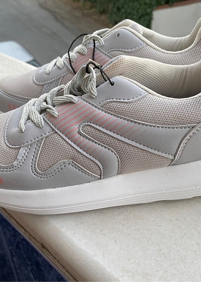 Letoon marka spor ayakkabı - Görsel 3