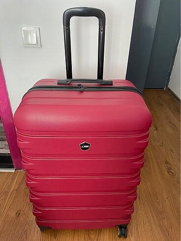Sıfır etiketli orta boy valiz - Görsel 9