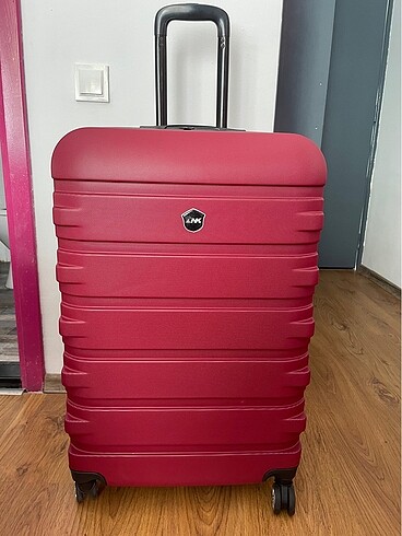 Sıfır etiketli orta boy valiz - Görsel 8