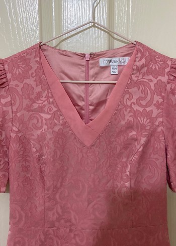 Forever New Dantel Detaylı Pudra Pembe Midi Elbise