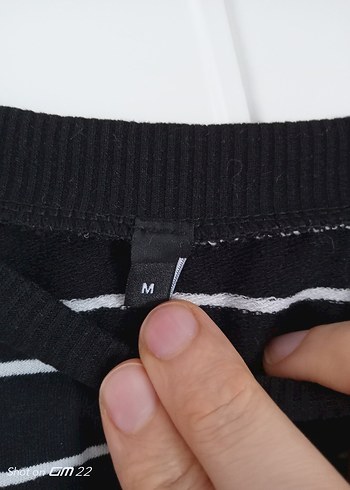 Siyah Beyaz Çizgili Piliseli Kadın Kazak - Görsel 6