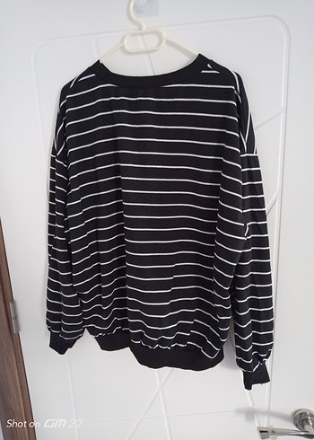 Siyah Beyaz Çizgili Piliseli Kadın Kazak - Görsel 2