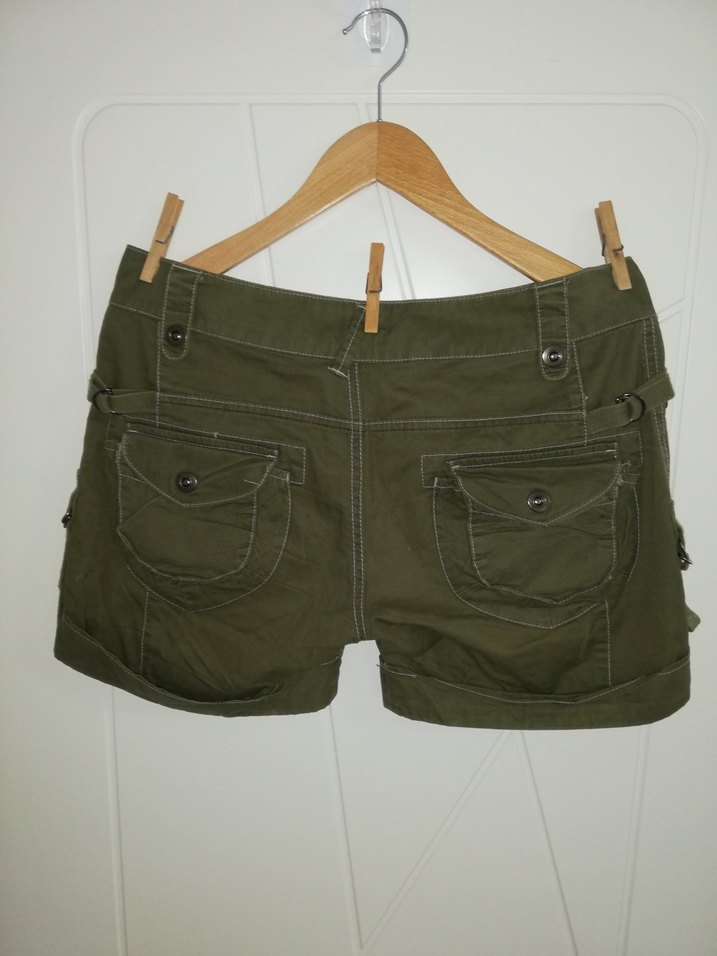 LTB Düğmeli Koyu Yeşil Mini Kadın Şort Ölçüsü Resimde - Görsel 2