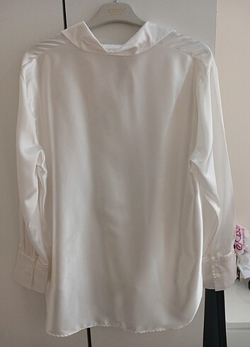 Beyaz saten gömlek  - Görsel 7