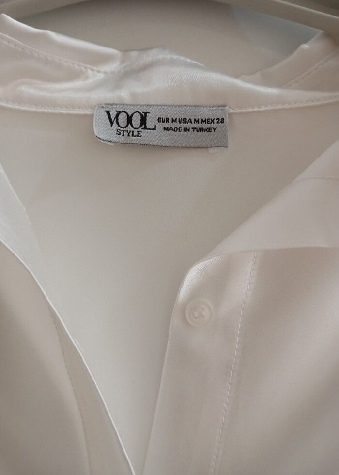 Beyaz saten gömlek  - Görsel 3