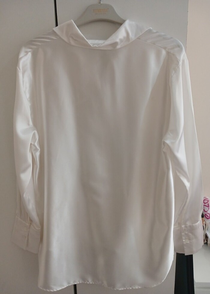 Beyaz saten gömlek  - Görsel 5