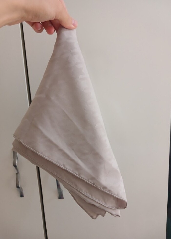 Gümüş rengi jakarli eşarp - Görsel 5