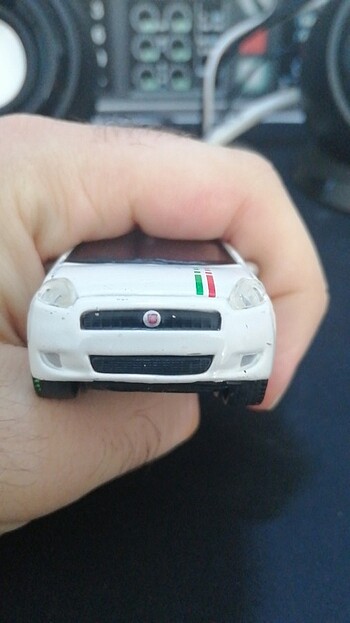 Beden Fiat punto oyuncak 1:43 Ölçek burago