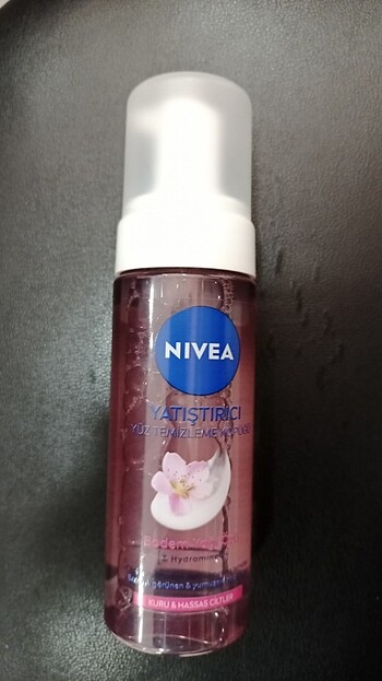 Nivea yüz temizleme köpüğü 