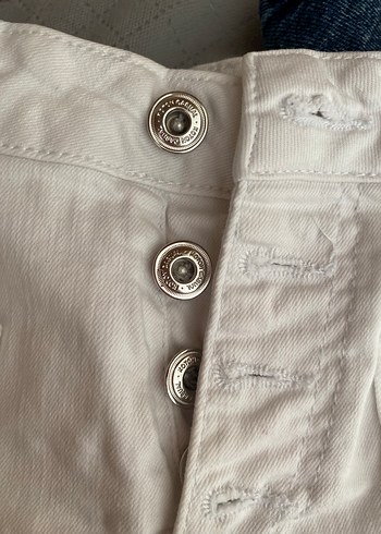 Düğmeli Beyaz Midi Kadın Şort - Görsel 2