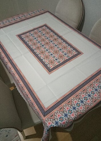 Beden DERTSİZ BASKILI KUMAŞ 120*150CM MASA ÖRTÜSÜ