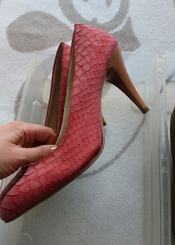Kırmızı Yılan Derisi Desenli Stiletto Topuklu Kadın Ayakkabı - Görsel 2
