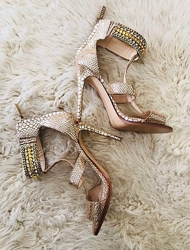 38 Beden Nine West Gold Taşlı Abiye Ayakkabı