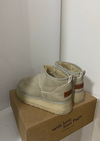 Ugg Bej Süet Kadın bot