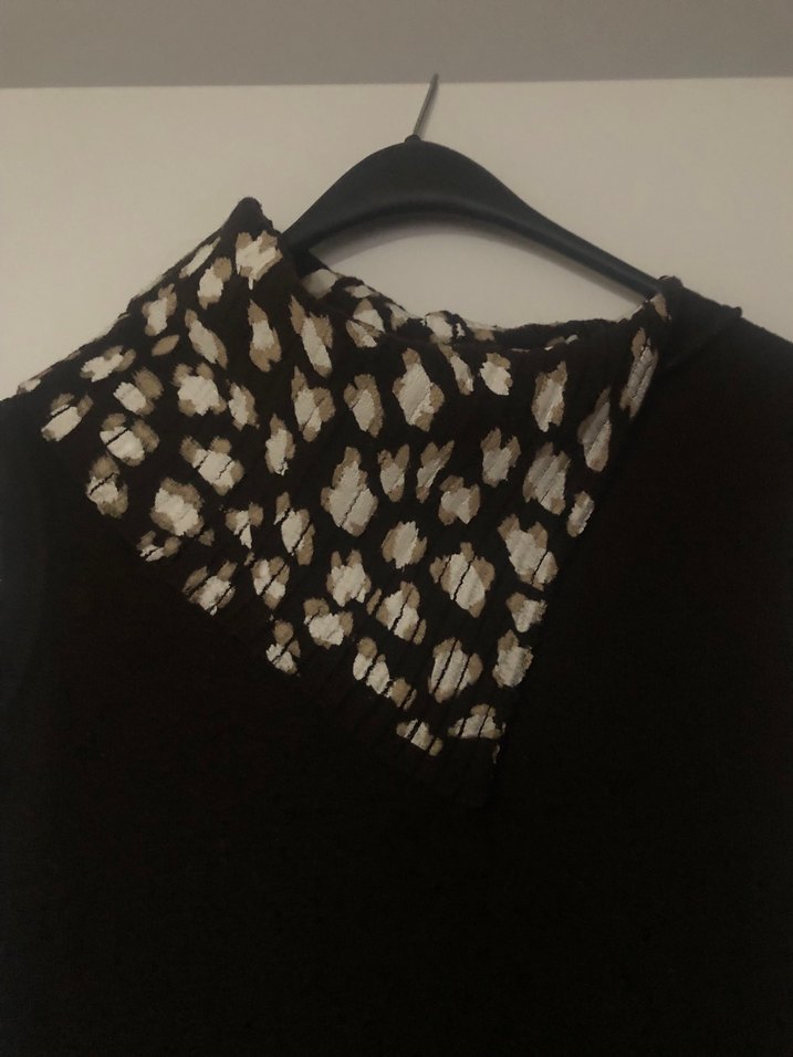 Siyah Drapeli Midi V Yaka Elbise - Görsel 3