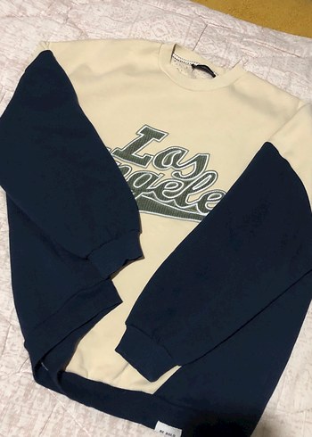 Beyaz Lacivert Baskılı Kadın Sweatshirt - Görsel 3