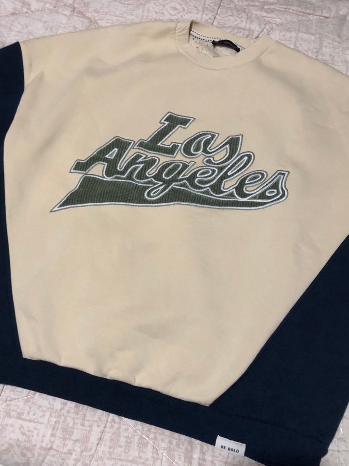 Beyaz Lacivert Baskılı Kadın Sweatshirt - Görsel 4