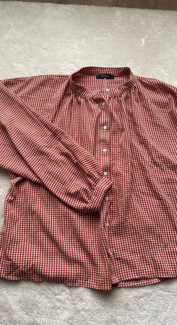 Kadın Kırmızı Düğmeli Keten Gömlek - Görsel 3