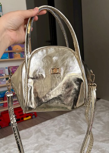 Parlak Altın Renkli Deri Kadın Çanta - Görsel 2