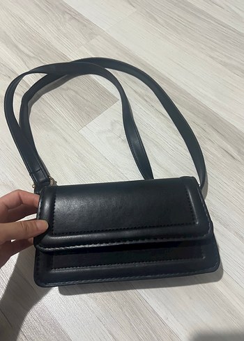 Siyah Deri Kadın Omuz Çantası