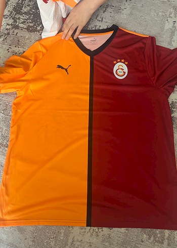 Puma V Yaka Kırmızı-Sarı Erkek forma - Görsel 4