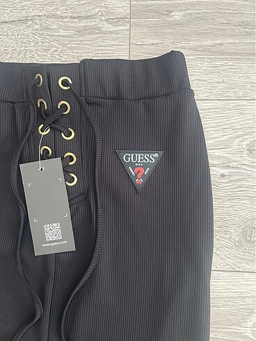 m Beden GUESS KORSE ETEK