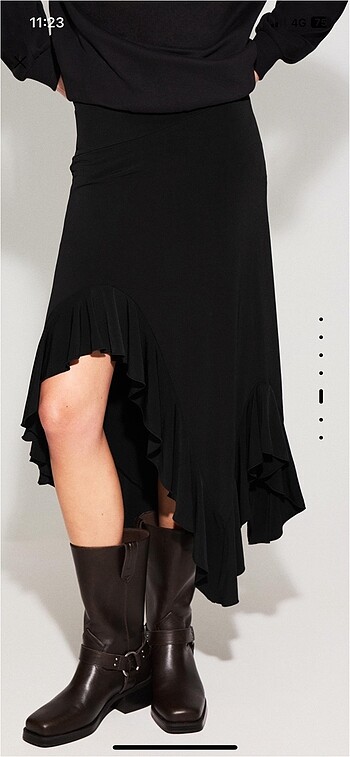 xs Beden siyah Renk Bershka fırfırlı midi etek