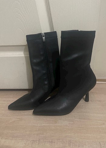 Siyah Deri Stiletto Topuklu Kadın Bot 1500 ye aldım sıfır