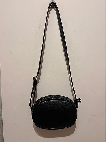 Pinkylola Siyah suni deri oval askılı çanta